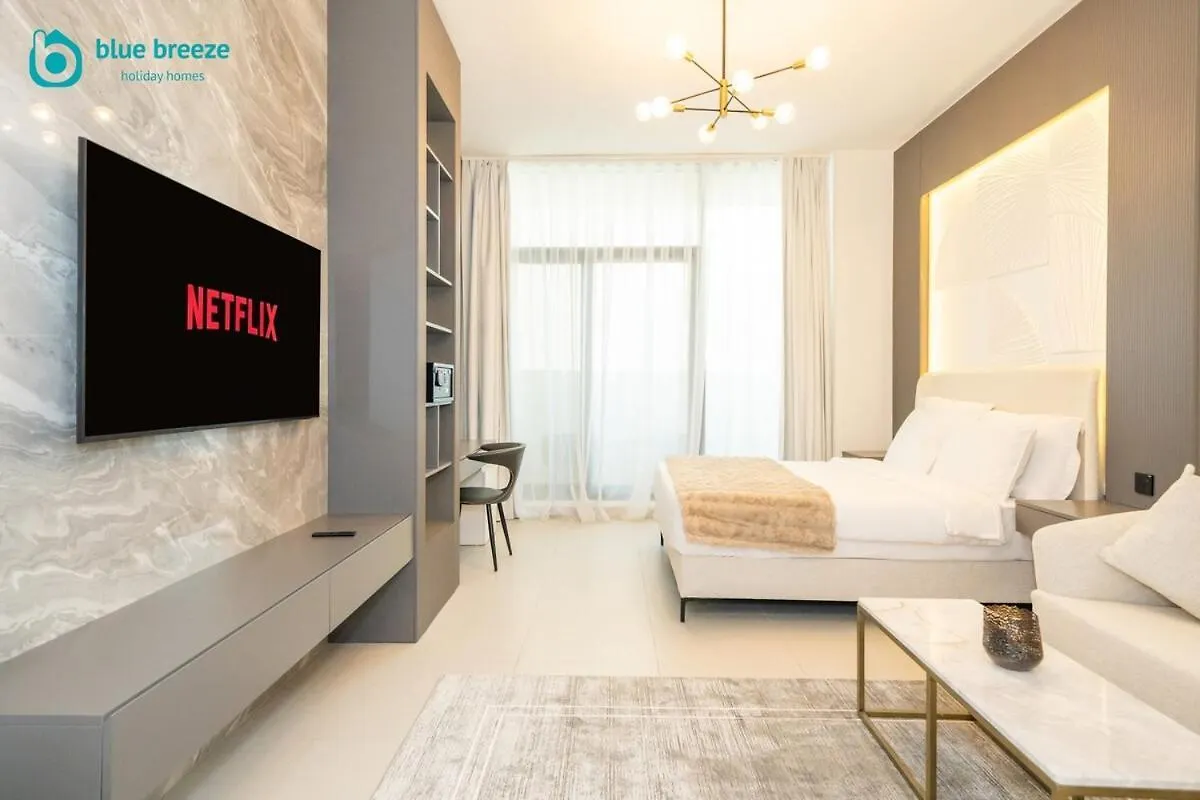 Lejlighed Blue Breeze - Trendy Studio With Balcony & Stylish Interiors Dubai