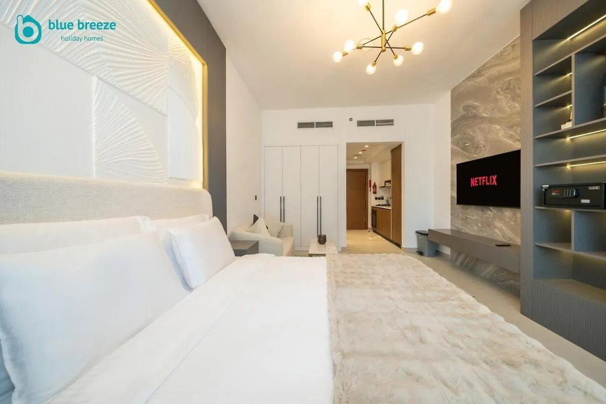 Blue Breeze - Trendy Studio With Balcony & Stylish Interiors Dubai 0*,