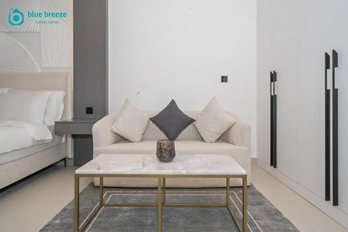 Blue Breeze - Trendy Studio With Balcony & Stylish Interiors Dubai 0*,